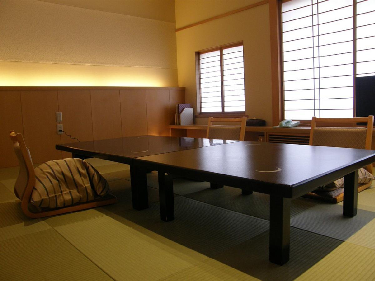 Atami Juraku Hotel Eksteriør bilde